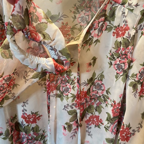 Venus - Floral Sheer Blouse with Elastic Accents and Neck Tie in size Small - Picture 3 of 4